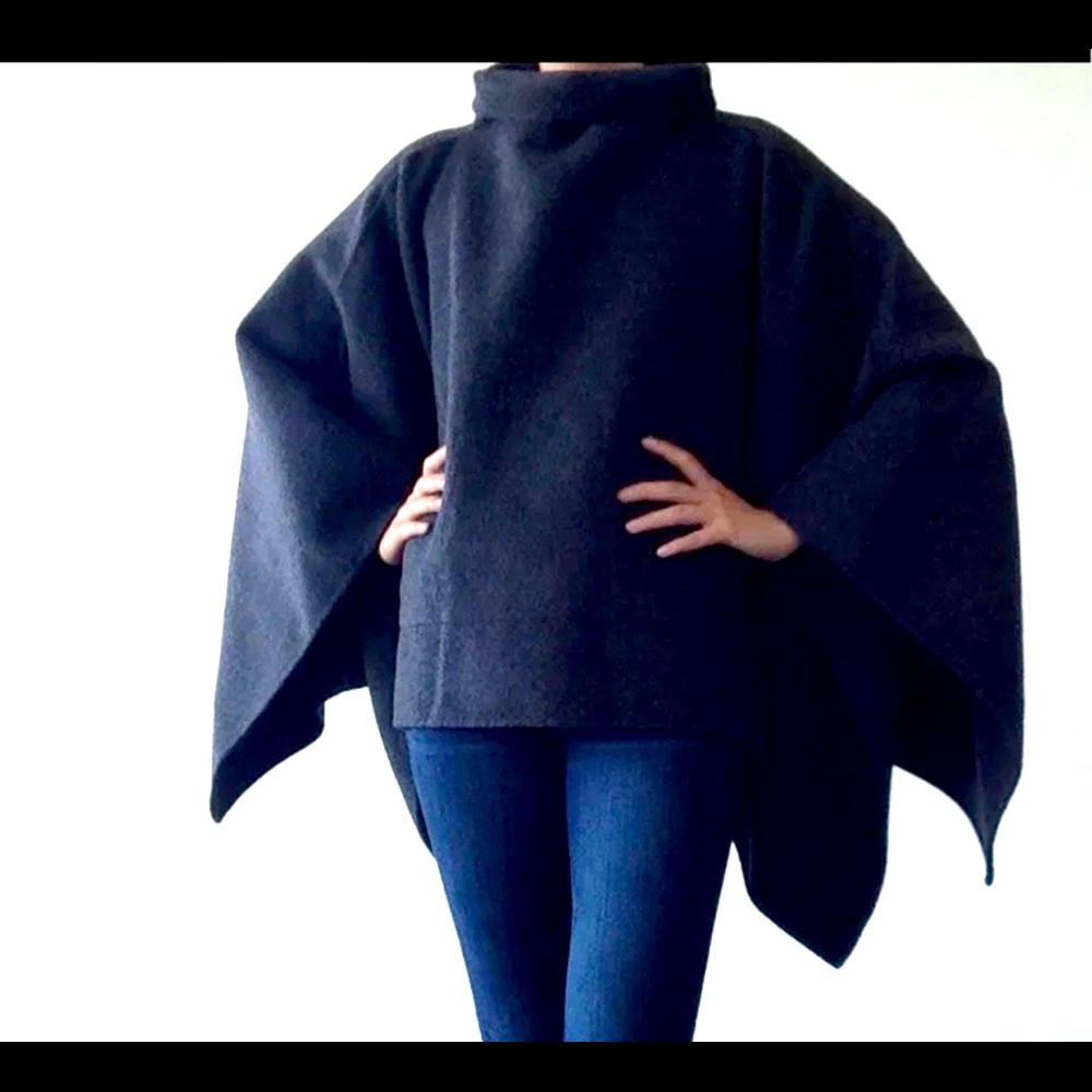 VTG DKNY • Wool Blend Poncho/Cape